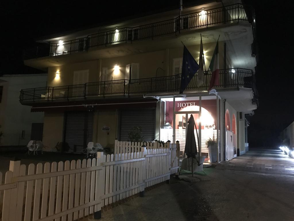 Hotel Ascot ไกยาเนลโล ภายนอก รูปภาพ